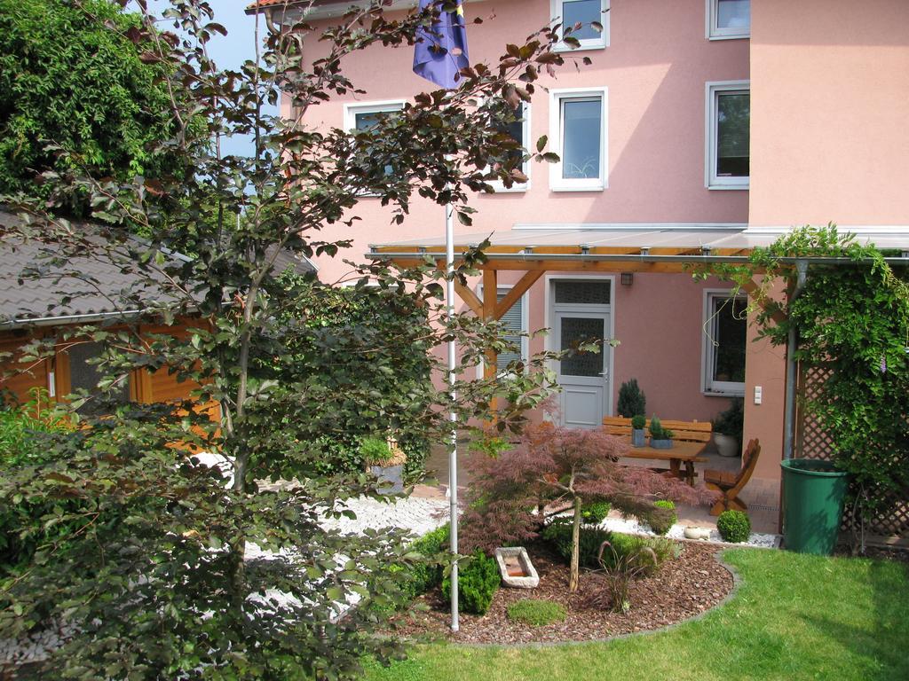 Pension Appartementhaus Central Nordhausen Exteriör bild